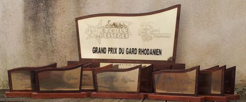 Trophées en bois et laiton Grand prix du Gard